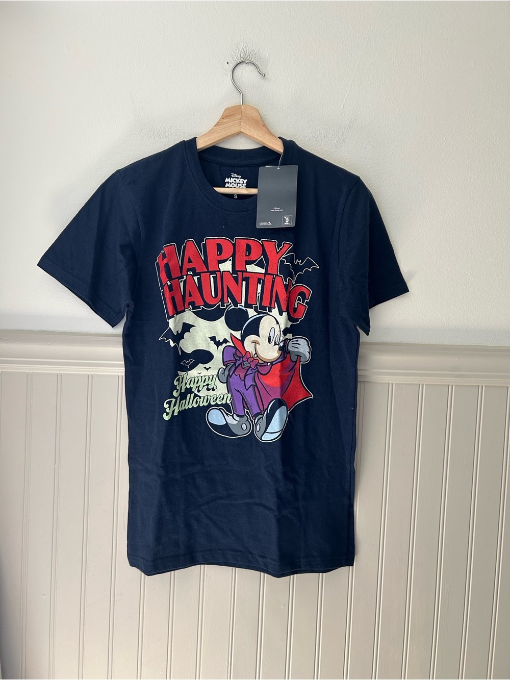 ⭐️ NEW Disney Medium Happy Haunting' Halloween Mickey Mouse Graphic Tee